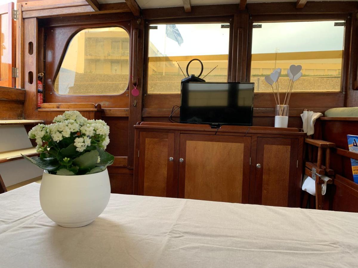 Port Deauville Yacht Vintage Екстериор снимка