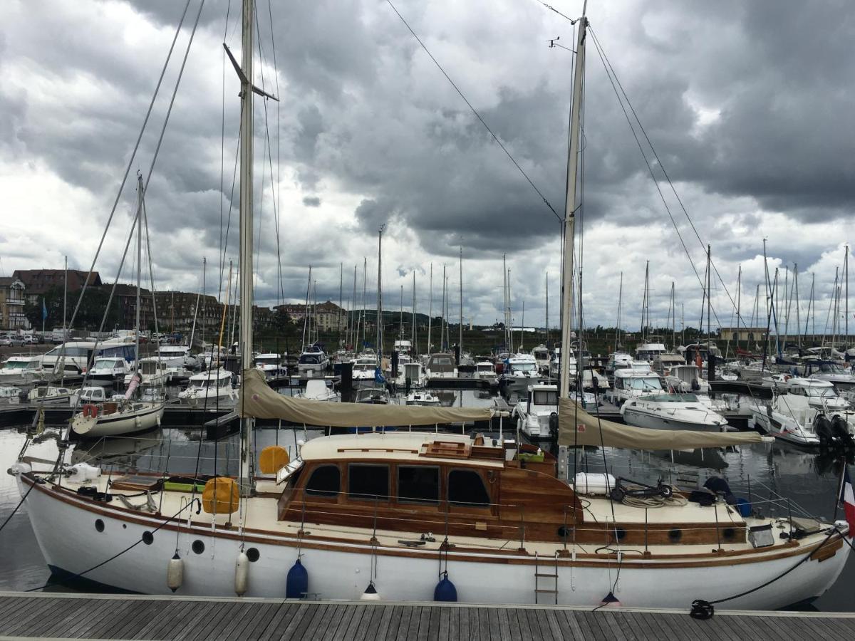 Port Deauville Yacht Vintage Екстериор снимка
