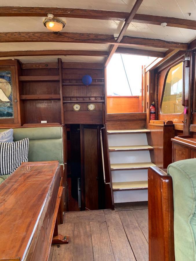 Port Deauville Yacht Vintage Екстериор снимка