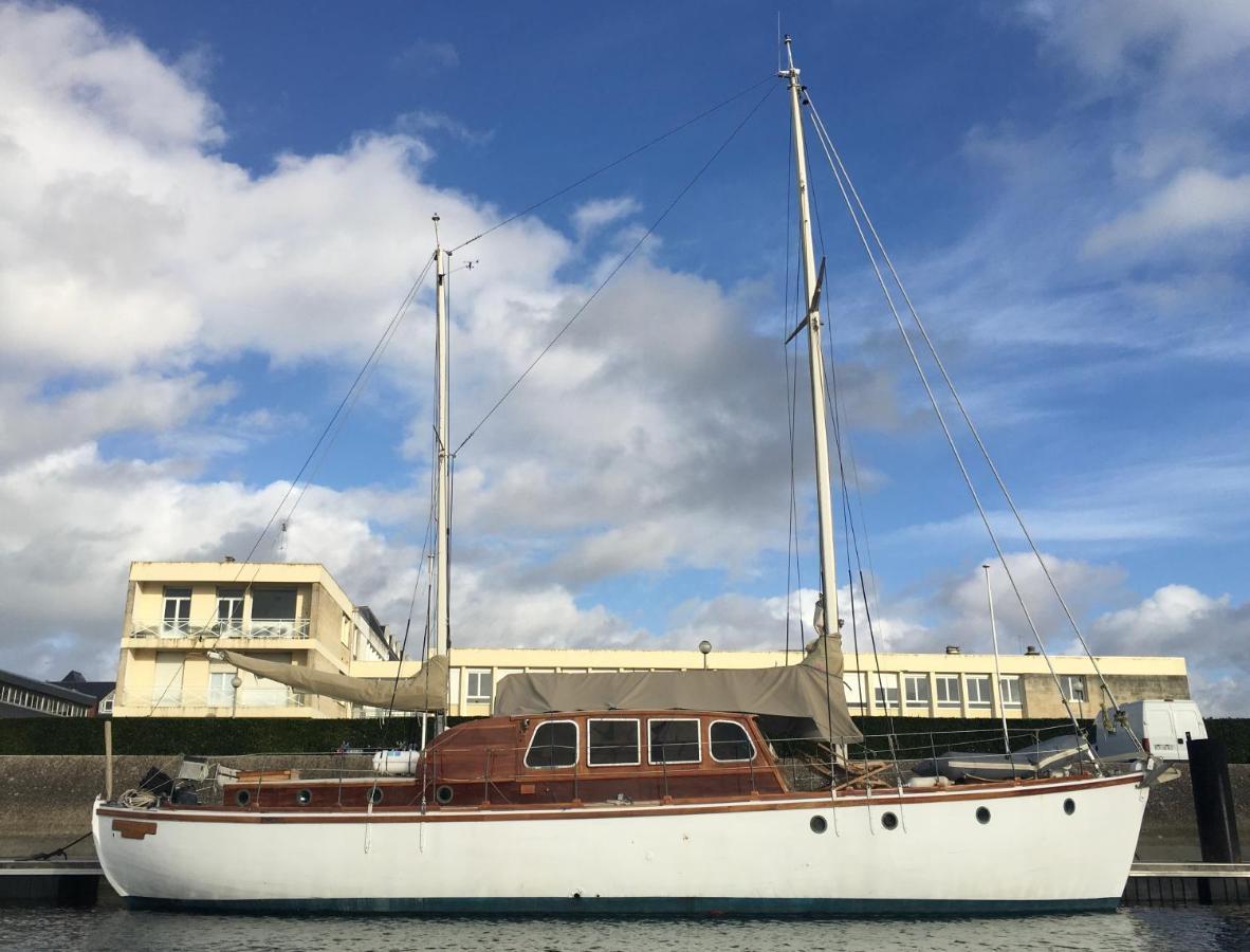 Port Deauville Yacht Vintage Екстериор снимка